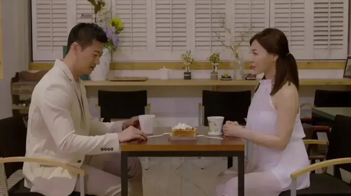 《邻居家妻子》韩国电影未删减1080P韩语中字-我邻居的老婆高清完整版-百度网盘夸克迅雷下载-乏味婚姻中的情感越界在线观看