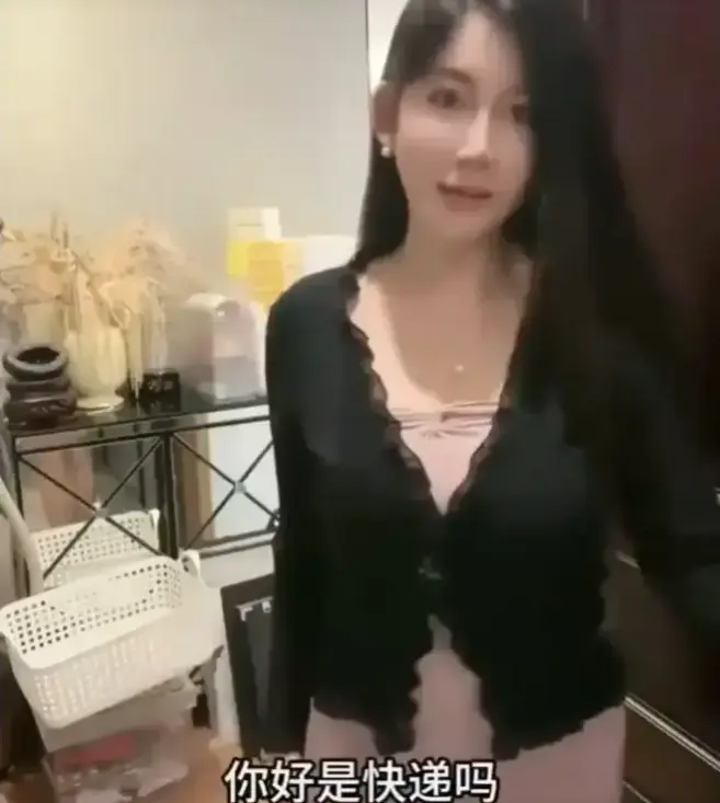 百万网红李雅粉反差合集1080P高清播放-《百万网红李雅粉反差合集》全集完整版-超清画质无广告在线观看