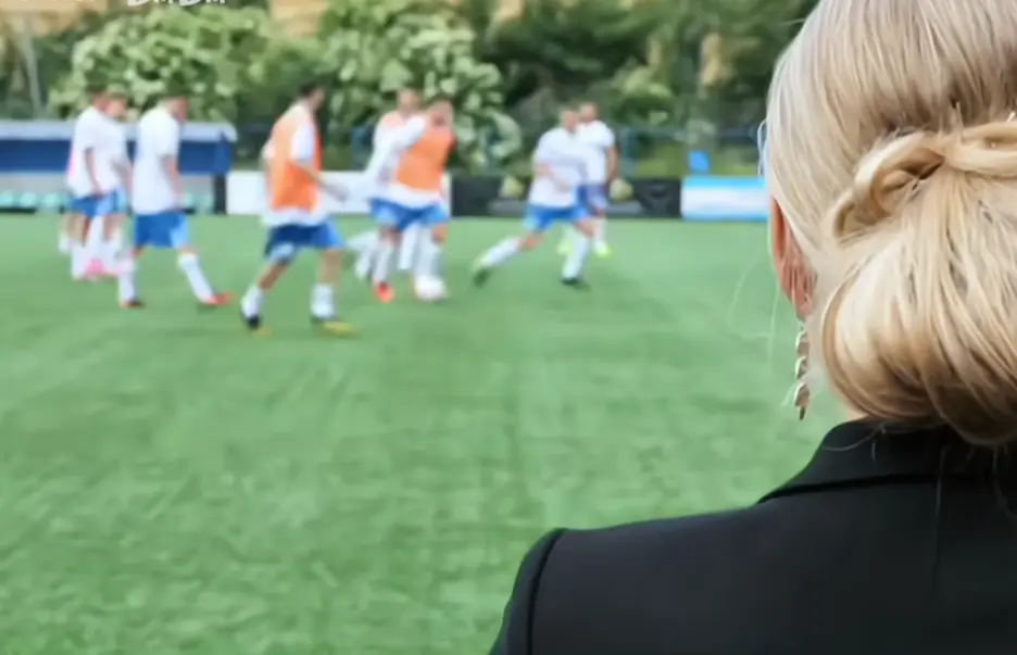 《足球队的女老板们》HD高清完整版在线观看-法国喜剧电影《Footballers‘Moms》-足球队的女老板们无广告免费播放