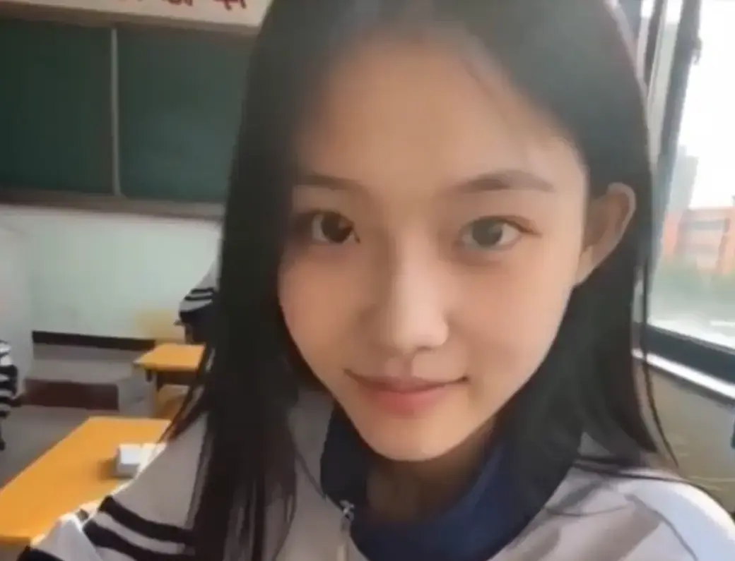 我的十八岁女友无删减版4K蓝光在线播放 - 黄果AI短剧全集免费观看极速加载 - 我的十八岁女友高甜治愈结局太甜
